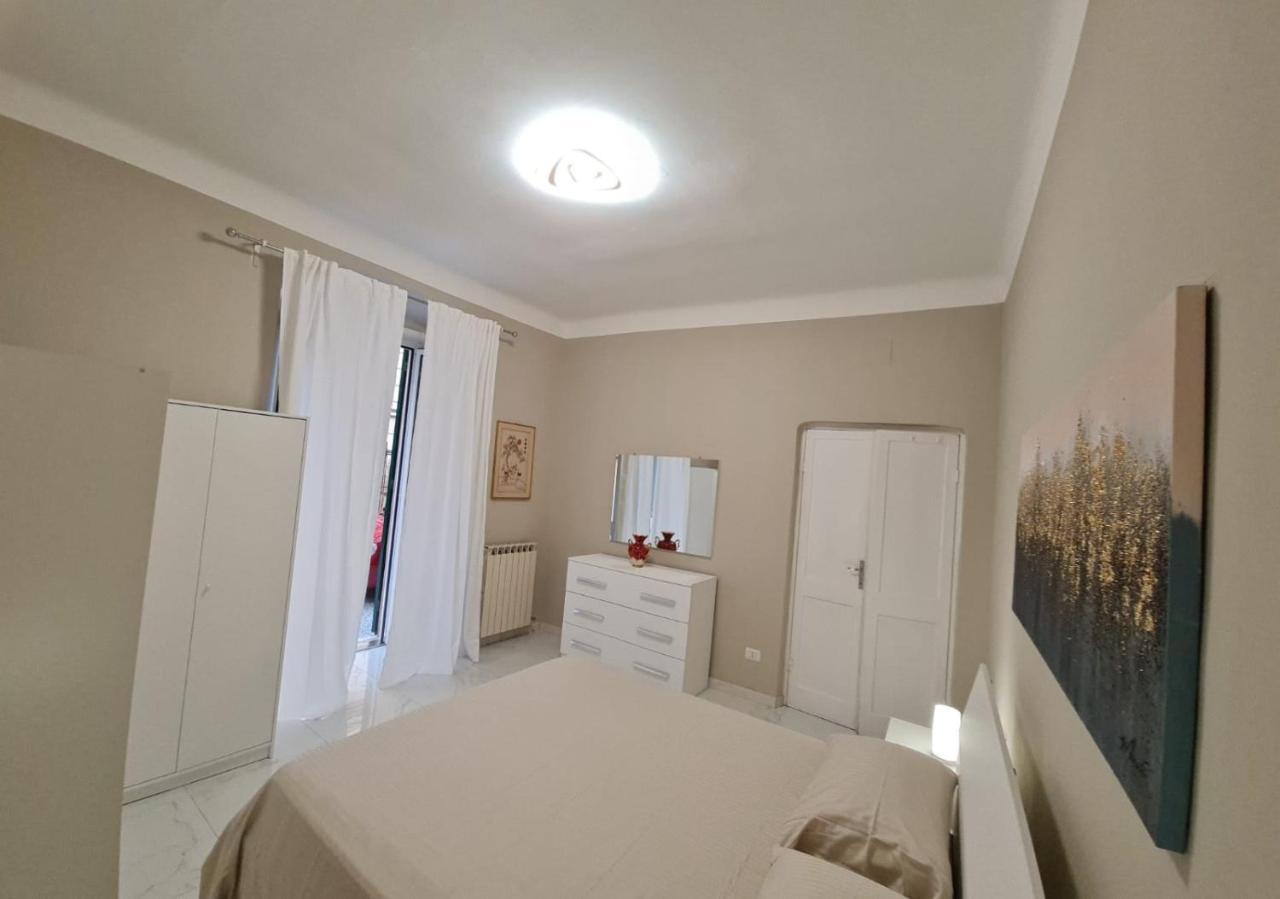 Ampio Appartamento Con 2 Posti Auto E Cortile Genoa Bagian luar foto